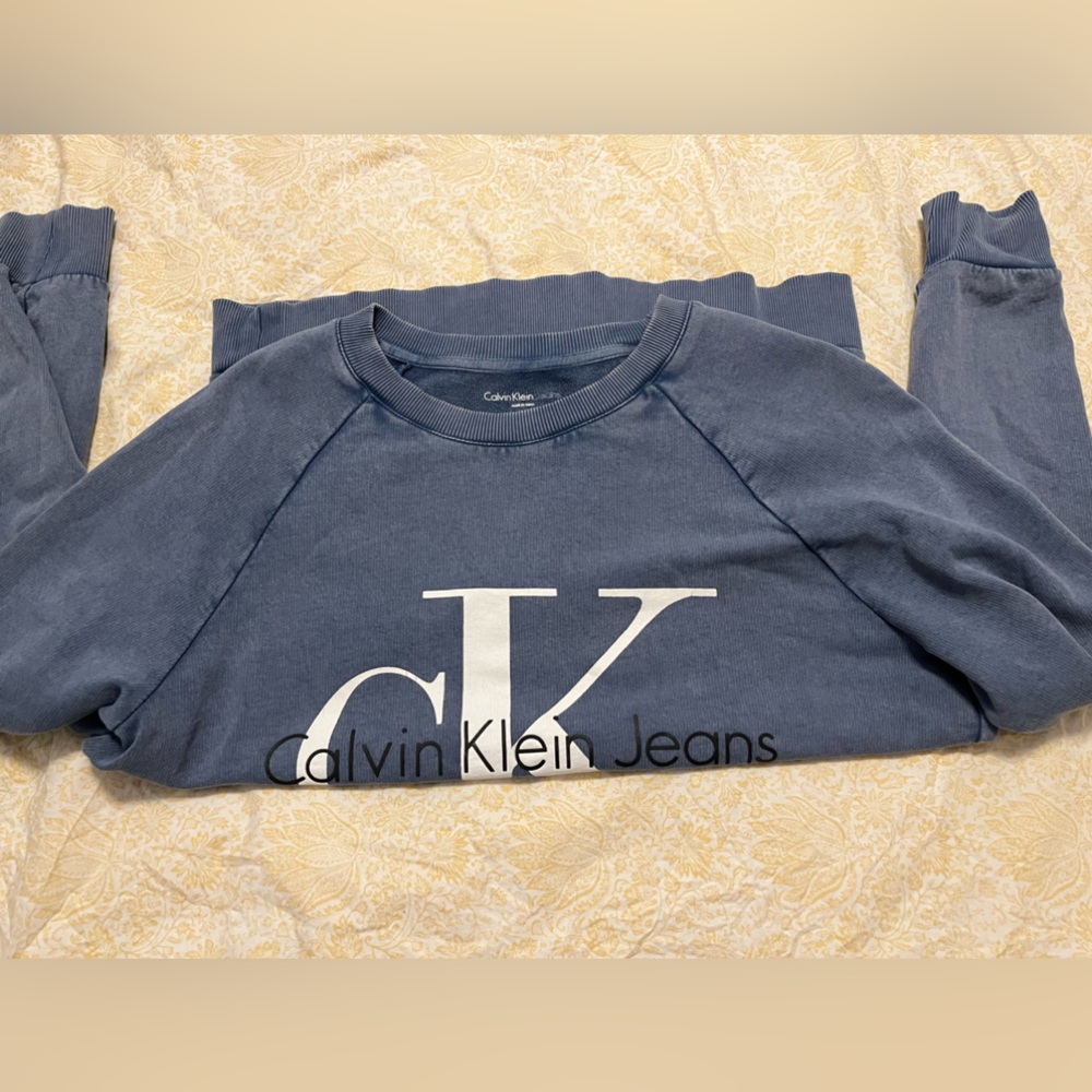 Calvin Klein Sweater